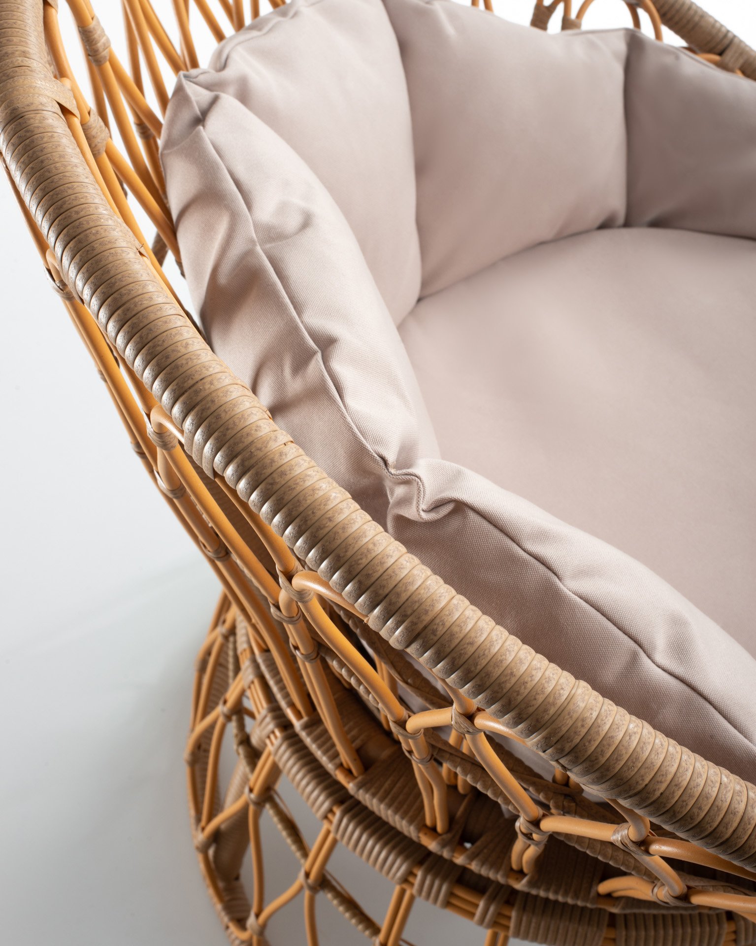 CAPRI SWIVEL CHAIR Thumbnail